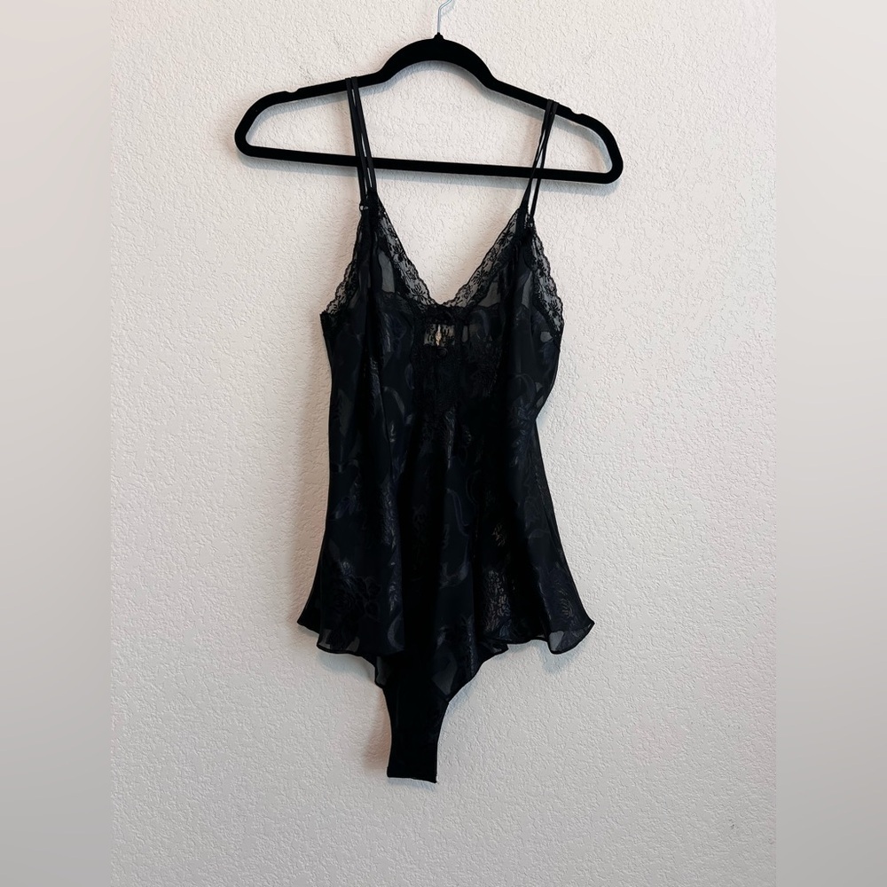 Victoria's Secret Vintage Floral Jacquard Teddy in Black Size Medium